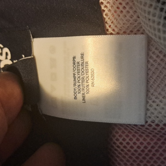 Mens 8" Solid Volley Swim Trunks Size: Medium Item# 506896A51 New w/o tags - Picture 8 of 8